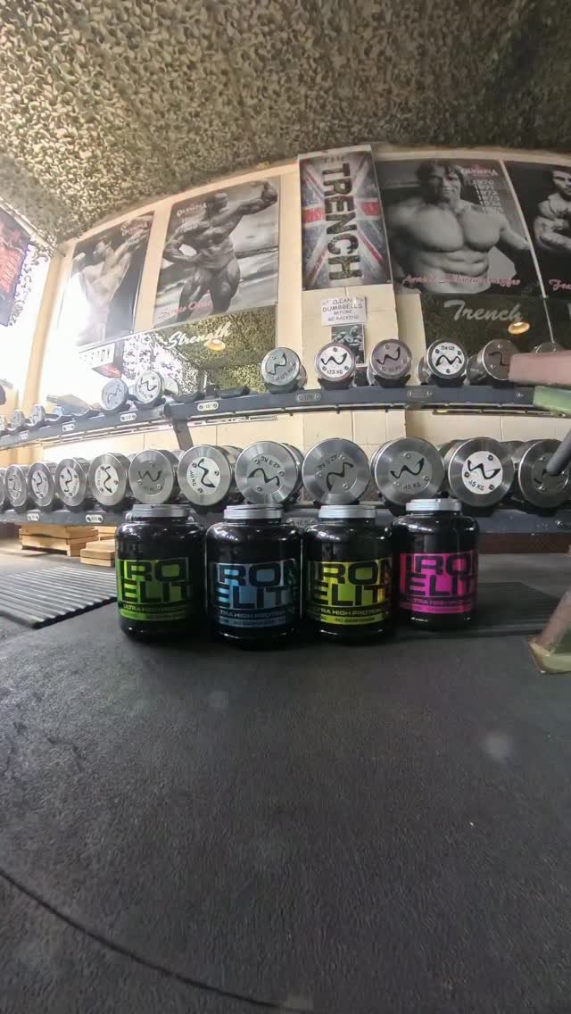 Supplements display shelves at Top Body